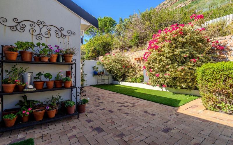 4 Bedroom Property for Sale in Simons Town Western Cape